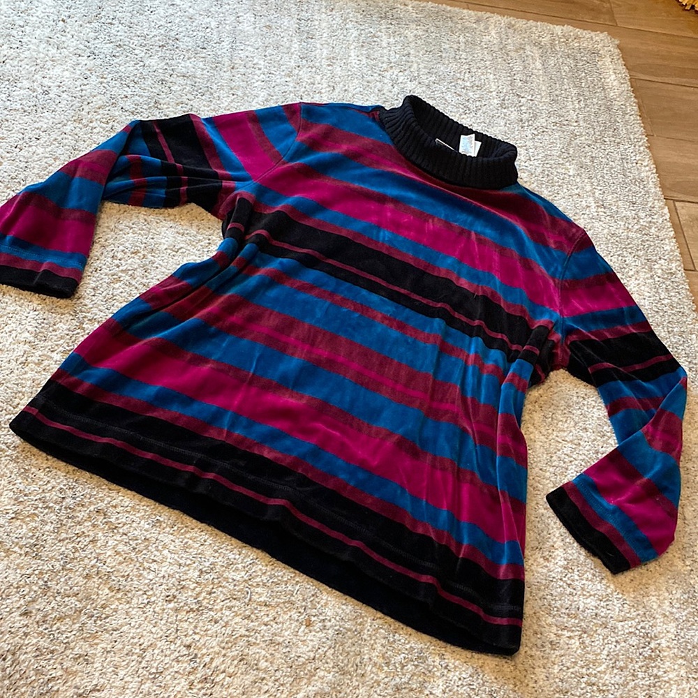 Vintage Villager Sport Woman sweater